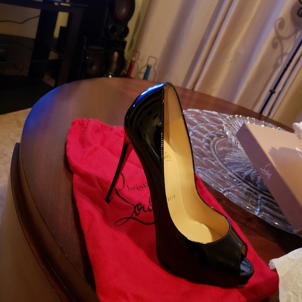 Shoes - Picture 2 of 2